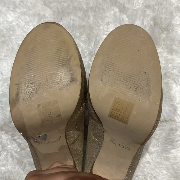 Aldo heels champagne color with glitter. Size 7.5US - Picture 4 of 4